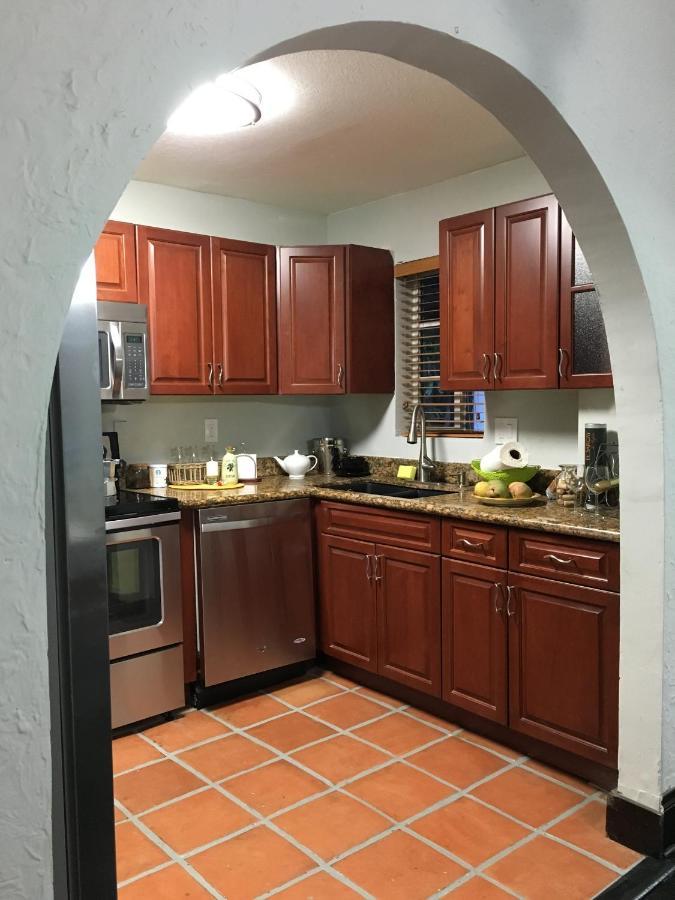 Private Room In The Heart Of Little Havana Miami Exterior photo